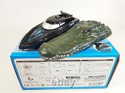 UK 2.4G Remote Control Electric Crocodile Head RC Boat Twin Motor Water Toys